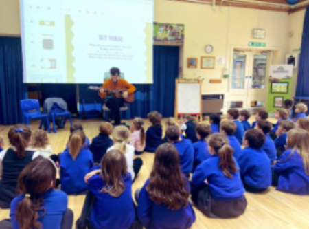 Eng Reading fg book 4 e1714731934456 300x222